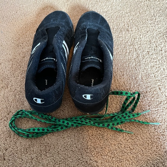 Black and white Champion sneakers - Picture 2 of 6